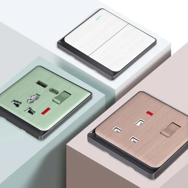 atacado New Design Touch Panel à prova d'água durável PC Wall Switch e tomada moderno Luxury Grey 3 Gang 2 Way