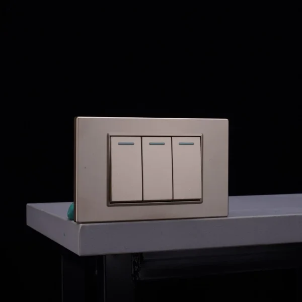 2025 moderno retrô 118 Slim à prova d'água Wall Switch Brown 2 Gang 1/2 Way luminária inteligente Life 4-Way atacado Electrical Sockets