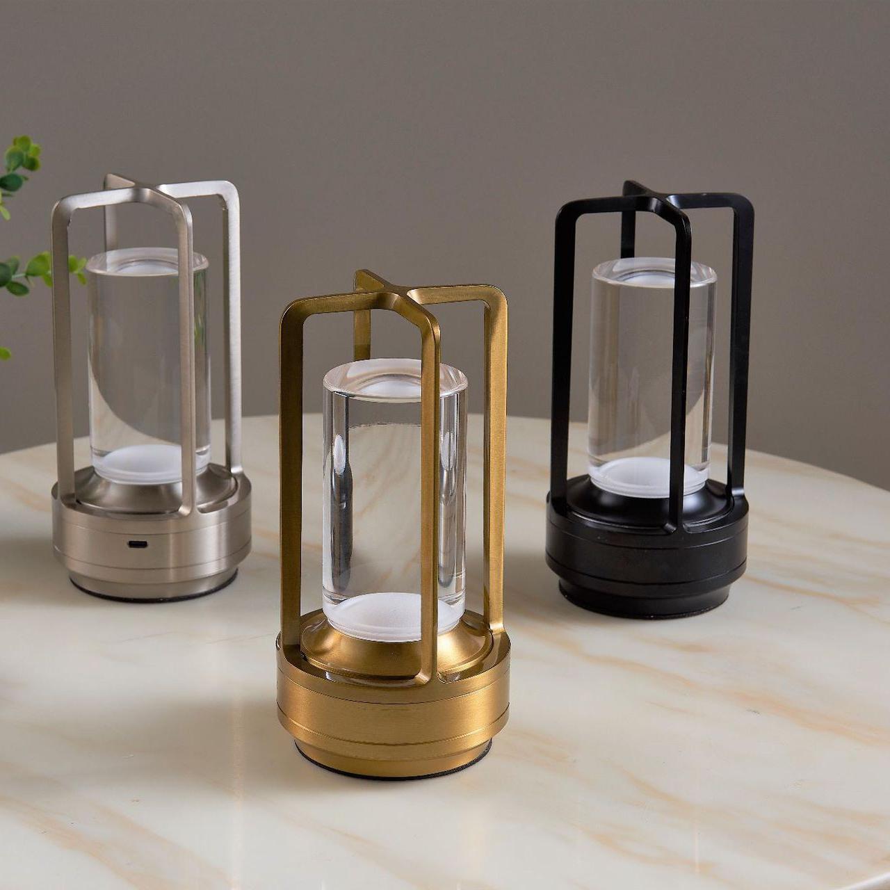 Romantic Gold Bedside Elegant quarto Warm Decoration Wedding recarregável USB Small Metal Led Night luminária Desk lâmpada